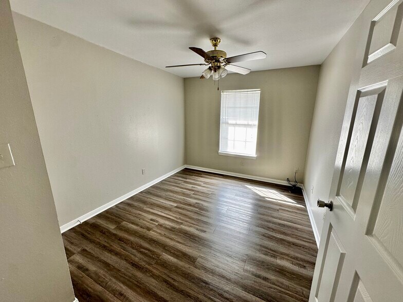 More Photos Of 1902 S 8th St, Waco Multifamily For Sale