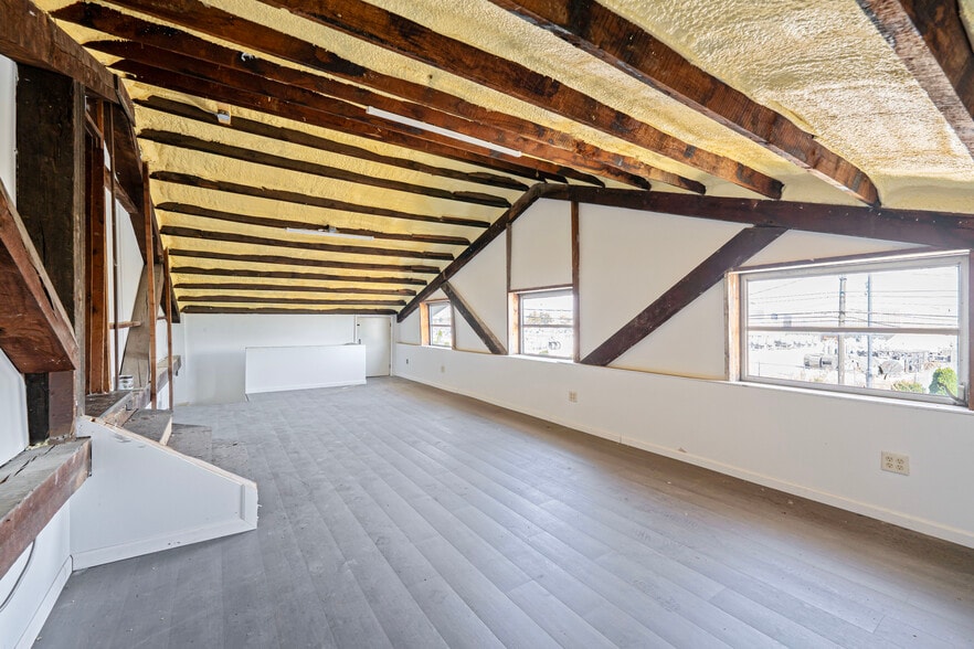 More Photos Of 3905 Sullivant Ave, Columbus General Retail For Lease