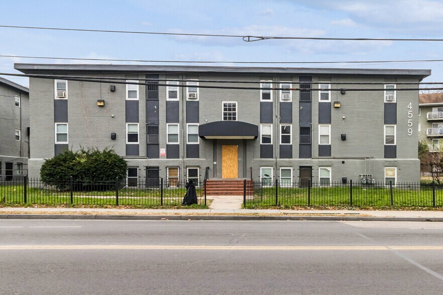 Primary Photo Of 4559-4569 Benning Rd SE, Washington Apartments For Sale