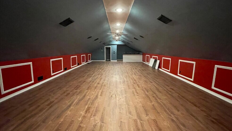 More Photos Of 860 Orange Ave, West Haven Auto Dealership For Sale