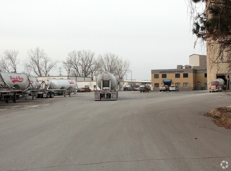 More Photos Of 12300 Dupont Ave S, Burnsville Cement Gravel Plant For Lease