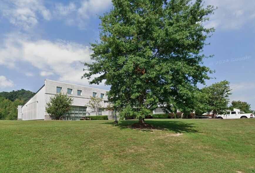 More Photos Of 203 Allison Blvd, Corbin Flex For Sale