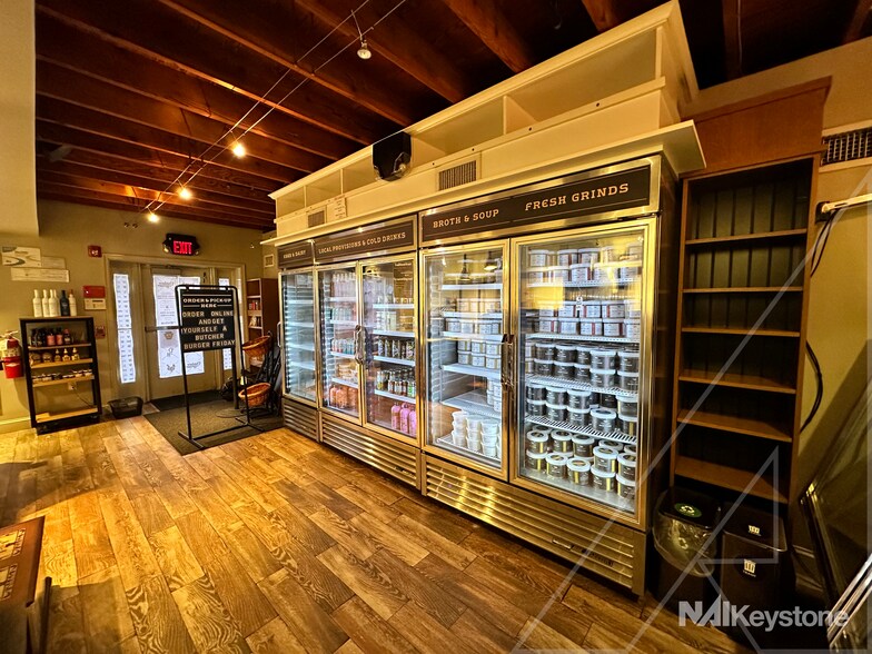 More Photos Of 1331 Penn Ave, Wyomissing Storefront Retail Office For Lease
