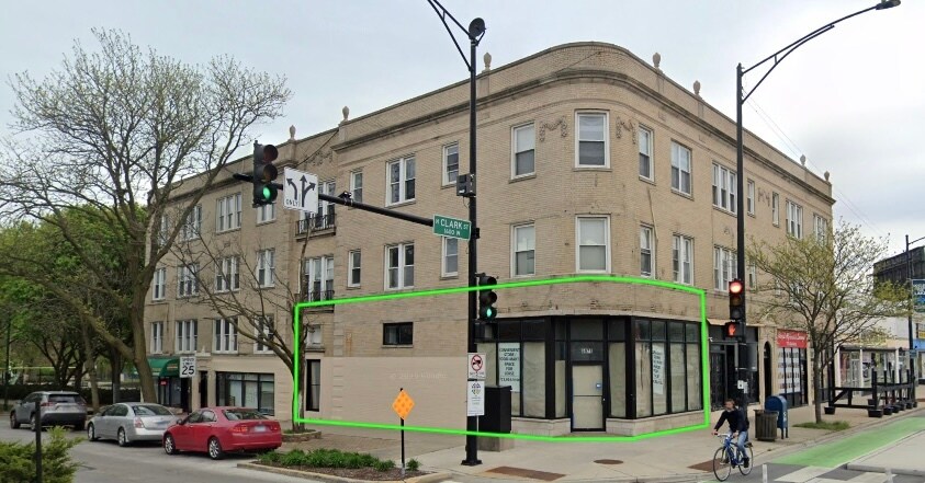 Primary Photo Of 5977 N Clark St, Chicago Storefront Retail Residential For Lease