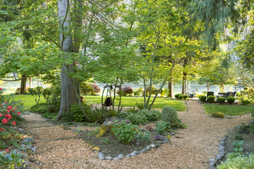 More Photos Of 49198 McKenzie Hwy, Vida Hospitality For Sale