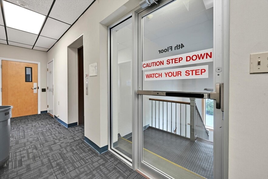 More Photos Of 2014 Laubach Ave, Northampton Office For Sale