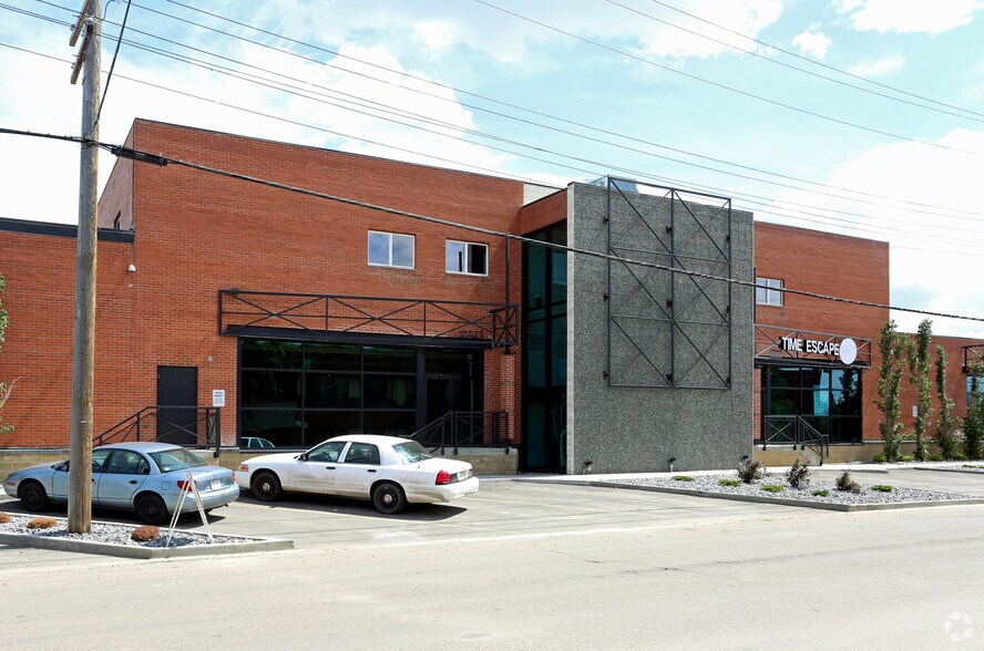 More Photos Of 10939 120th St NW, Edmonton General Retail For Lease