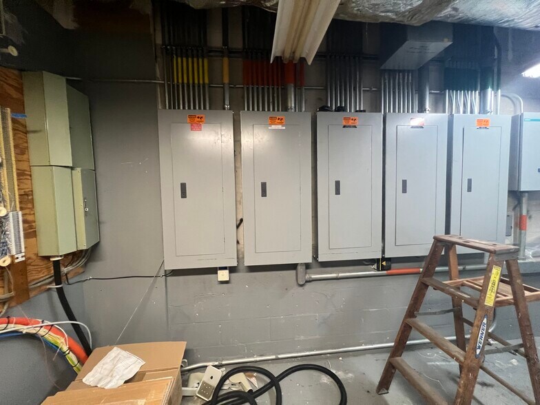 More Photos Of 420 Tamiami Trl S, Venice Medical For Sale