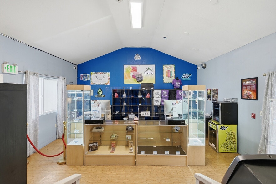 More Photos Of 2553 Sheridan Blvd, Edgewater General Retail For Sale