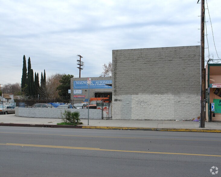 More Photos Of 10702 Magnolia Blvd, North Hollywood Auto Repair For Lease