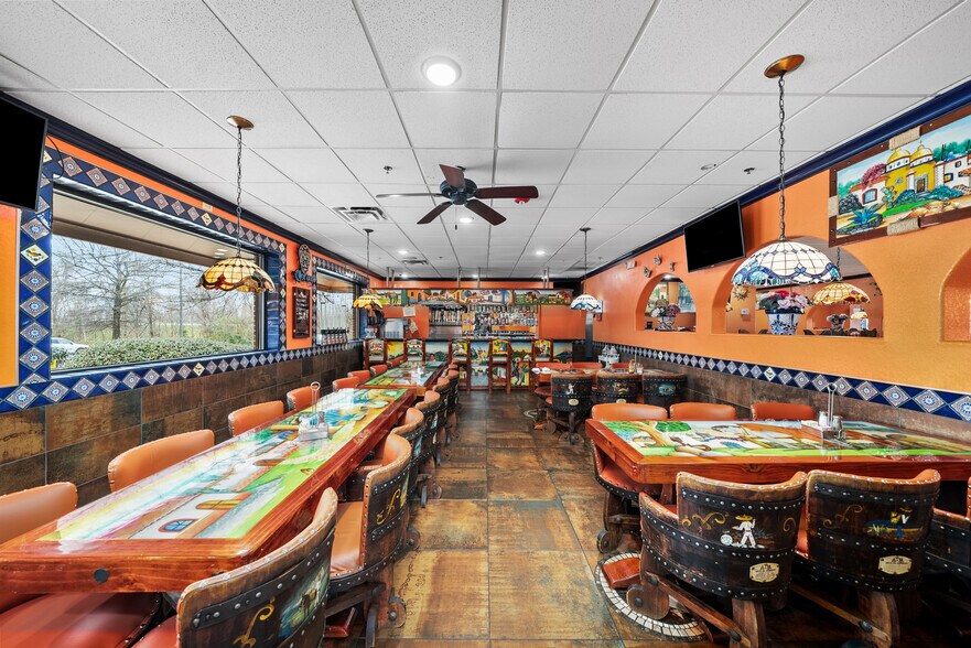 More Photos Of 1420 Interstate Dr, Cookeville Restaurant For Sale