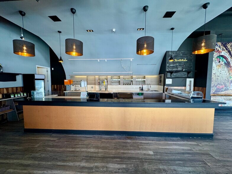 More Photos Of 1722 N Federal Hwy, Hollywood General Retail For Lease