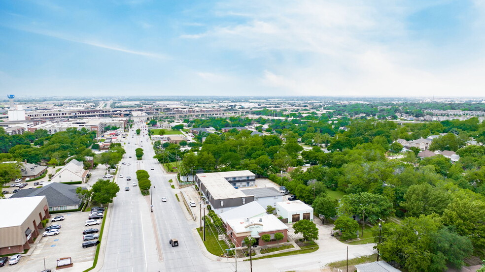 More Photos Of 1515 E Belt Line Rd, Carrollton Office Residential For Sale