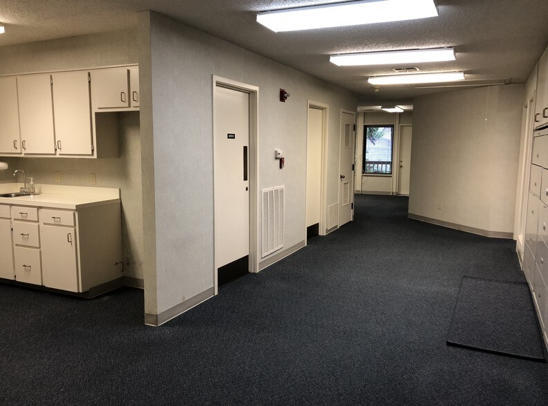 More Photos Of 4527 Lake Shore Dr, Waco Office For Lease