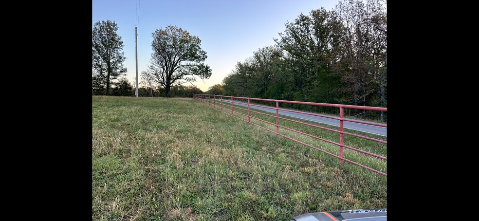 More Photos Of 4245 Highway EE, Owensville Flex For Lease