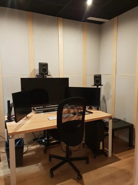 More Photos Of , Paris Office For Sale