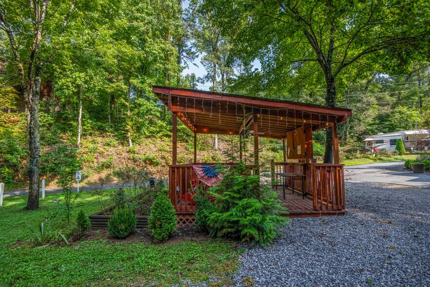 More Photos Of 251 Spring Valley Rd, Pigeon Forge Trailer Camper Park For Sale