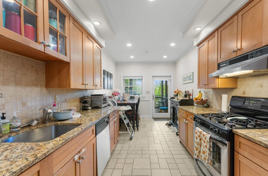 More Photos Of 262 W Broadway, South Boston General Retail For Sale