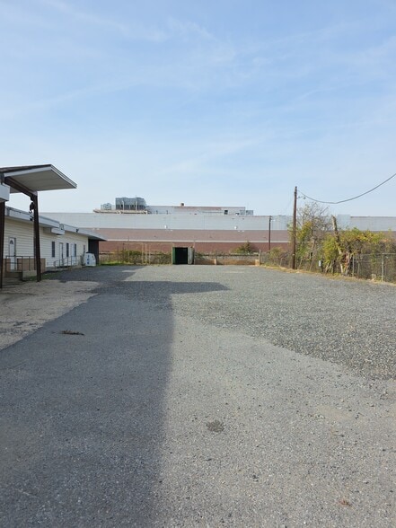 Primary Photo Of 8422 Ballew Ave, College Park Warehouse For Lease