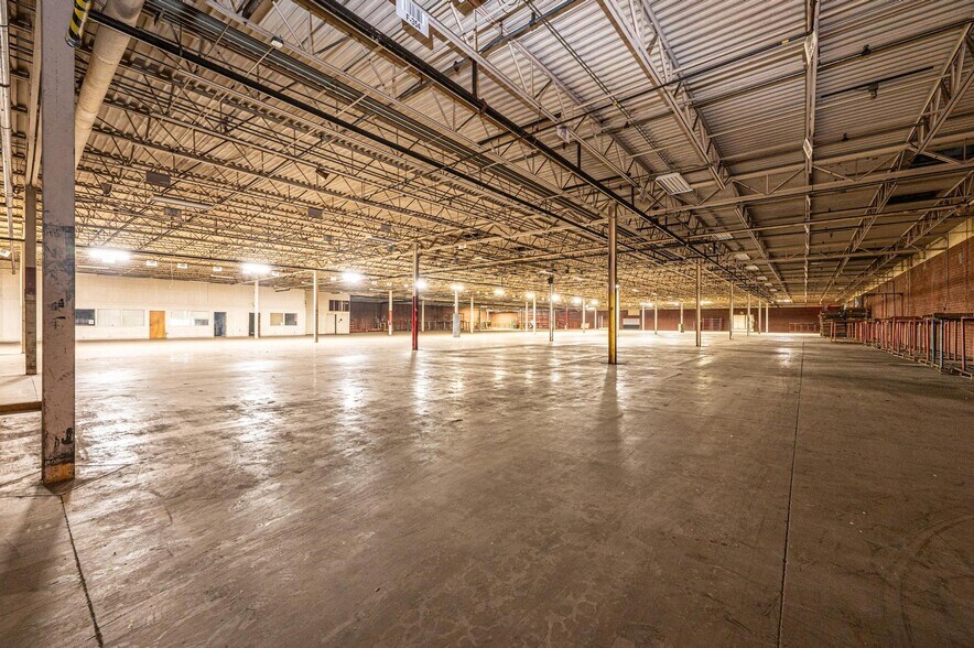 More Photos Of 106 Somerset Dr, Conover Manufacturing For Lease