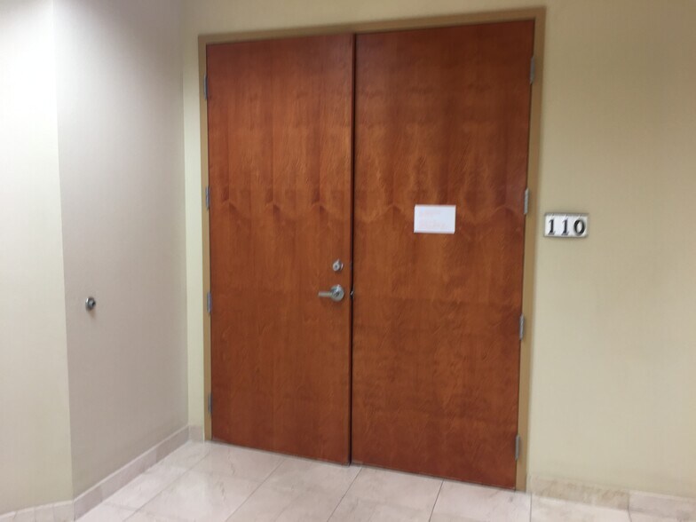 More Photos Of 710 Coronado Center Dr, Henderson Medical For Lease