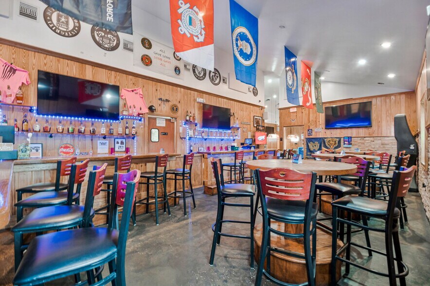More Photos Of 2579 Douglas Ave, Brewton Restaurant For Sale