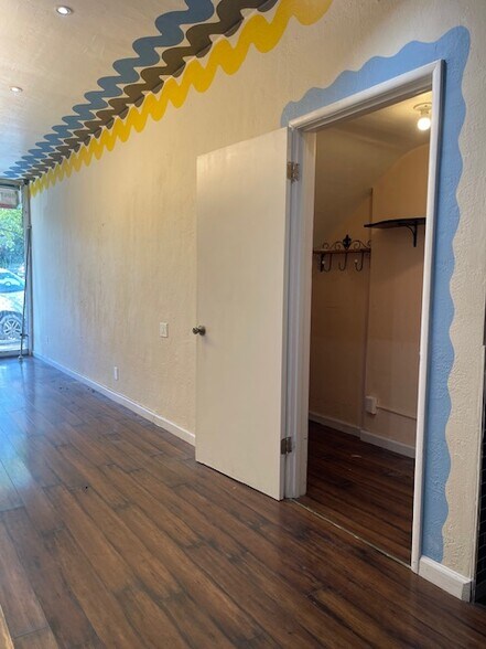 More Photos Of 3600-3606 Grand Ave, Oakland Storefront Retail Residential For Lease