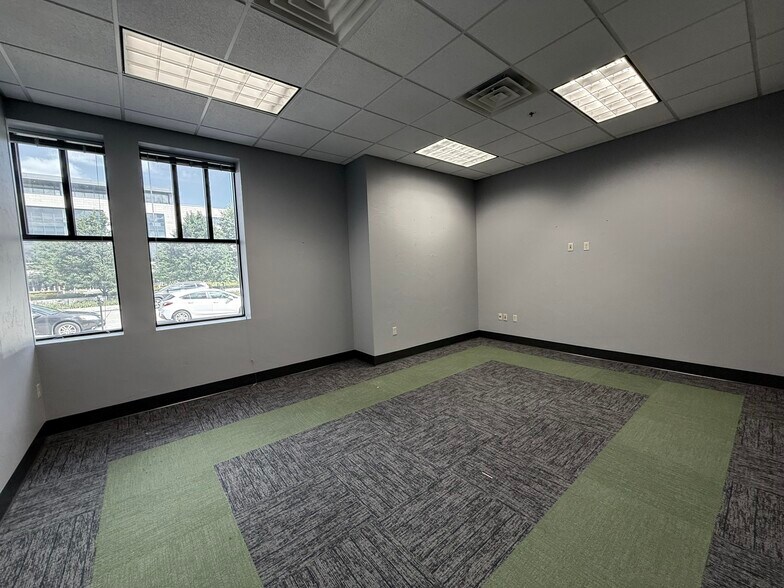 More Photos Of 110-301 N Adams St, Green Bay Office Residential For Sale