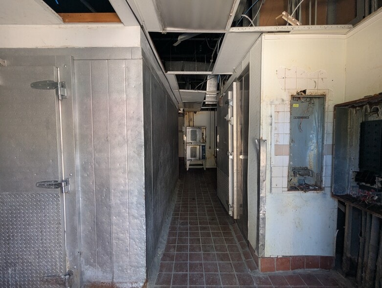 More Photos Of 1430 Washington Blvd, Beaumont General Retail For Sale