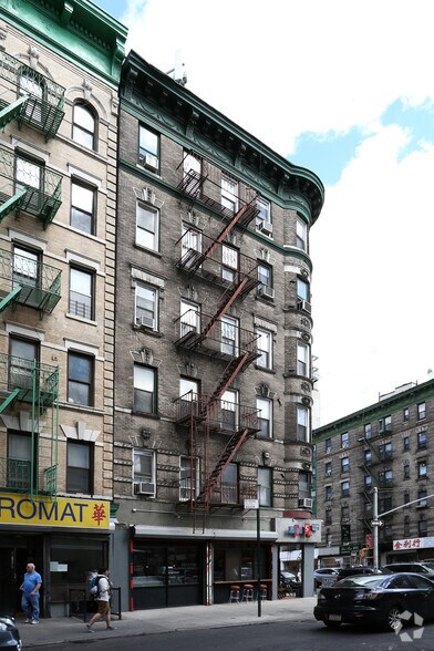 More Photos Of 41 Kenmare St, New York Apartments For Lease