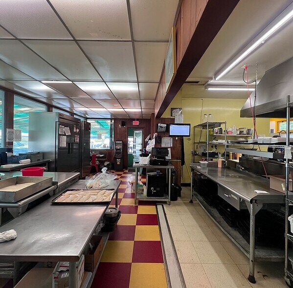 More Photos Of 111 Bath Rd, Brunswick Restaurant For Sale