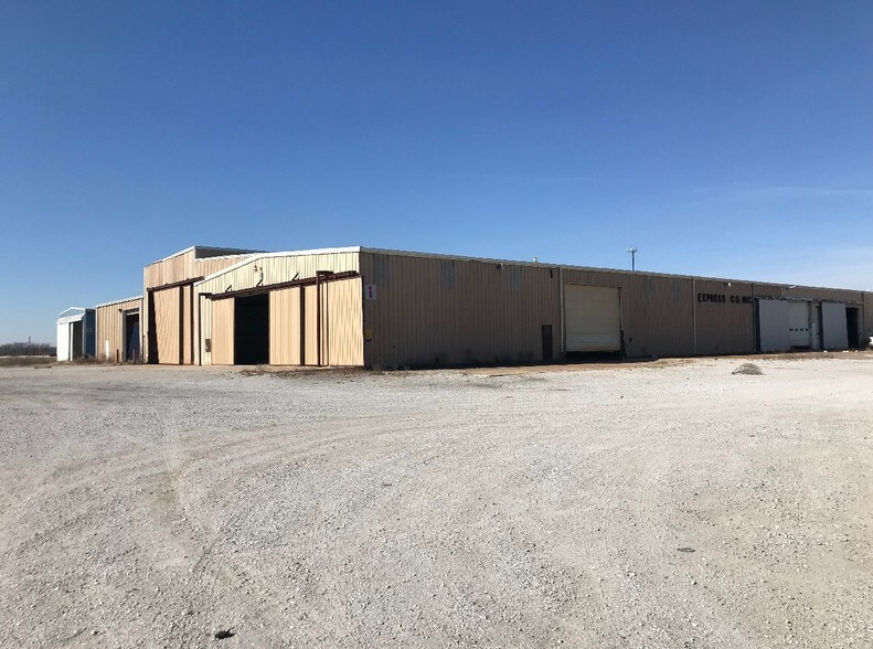 More Photos Of 32207 US 69, Big Cabin Warehouse For Lease