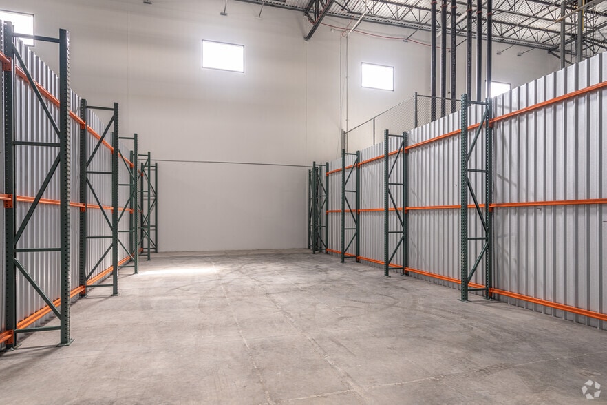 More Photos Of 12510 W Airport Blvd, Sugar Land Distribution For Lease