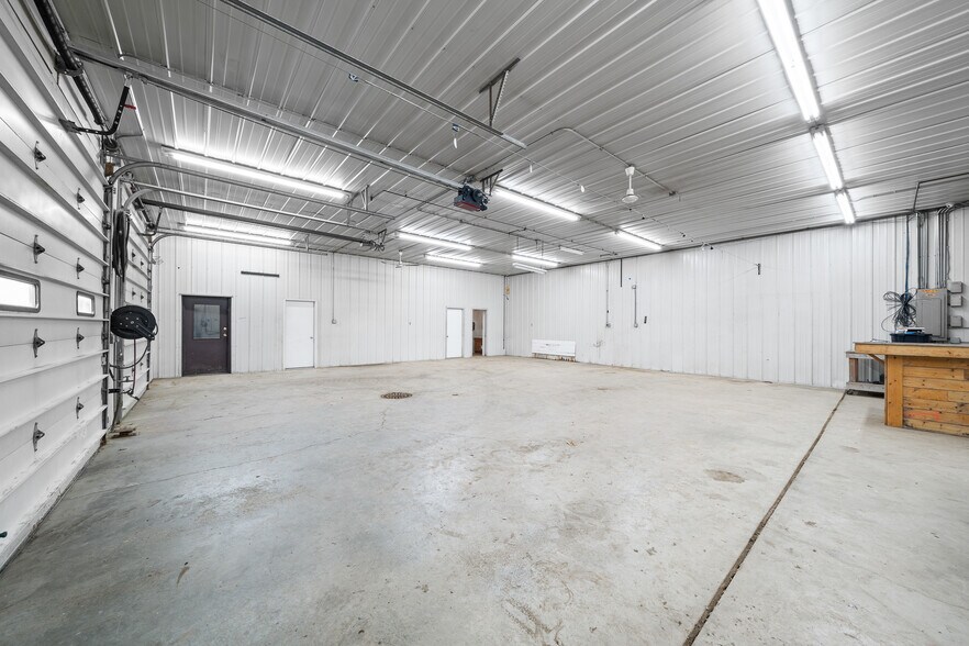 More Photos Of 600 Nathan Ln, Elkhorn Industrial For Lease