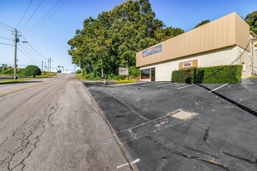 More Photos Of 1358 Plaza Dr, Gainesville Freestanding For Sale