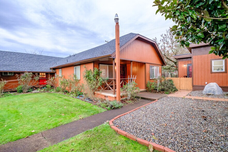 More Photos Of 909 Curry Rd, Roseburg Specialty For Sale