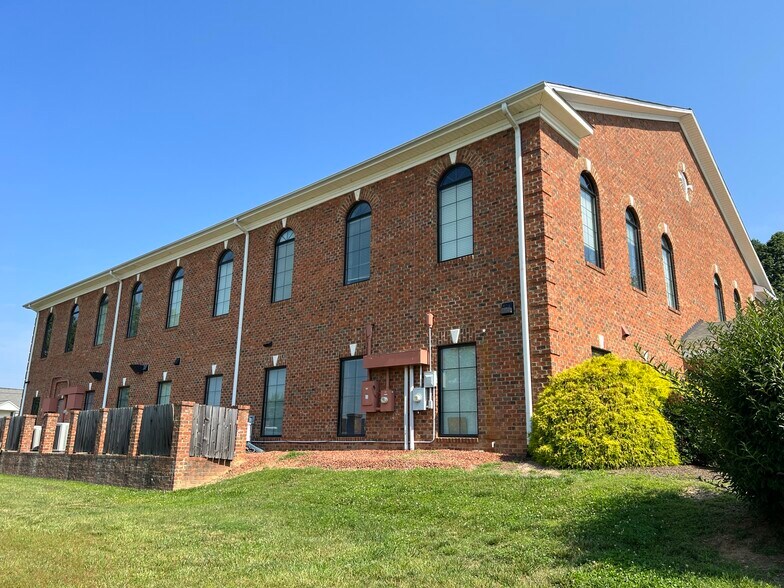 More Photos Of 1617 S Hwy 66, Kernersville Office For Sale