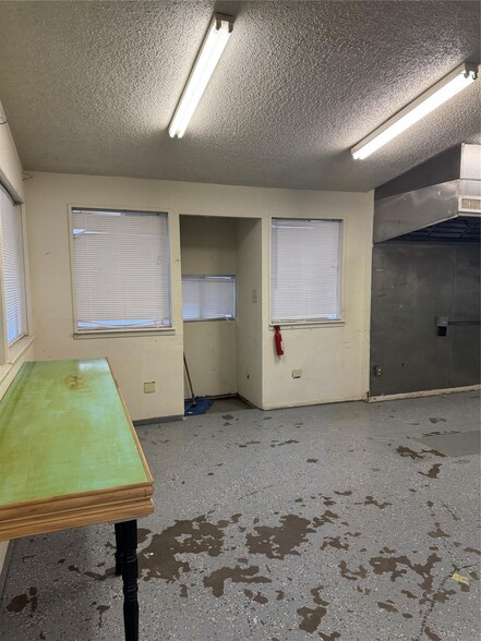 More Photos Of 1300 Liberty School Rd, Azle General Retail For Lease