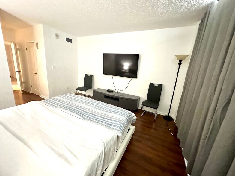 More Photos Of 19370 Collins Ave, Sunny Isles Beach Apartments For Sale