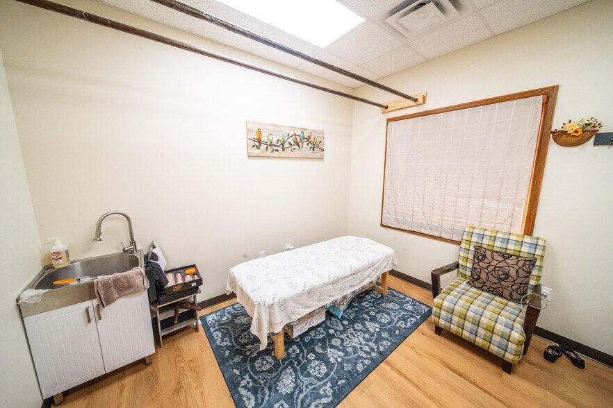 More Photos Of 3269 19th St NW, Rochester Coworking Space