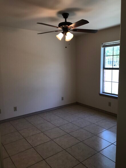 More Photos Of 3102 Lane St, Laredo Apartments For Sale