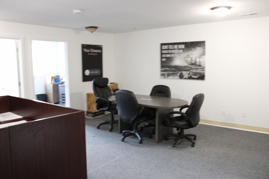 More Photos Of 7817 Pacific Ave, Tacoma Office For Sale