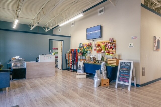 More Photos Of 21725 Clay Rd, Katy Veterinarian Kennel For Sale