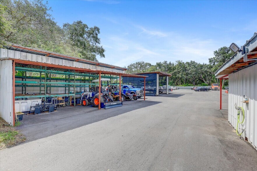 More Photos Of 11309 E US Highway 92, Seffner Warehouse For Sale