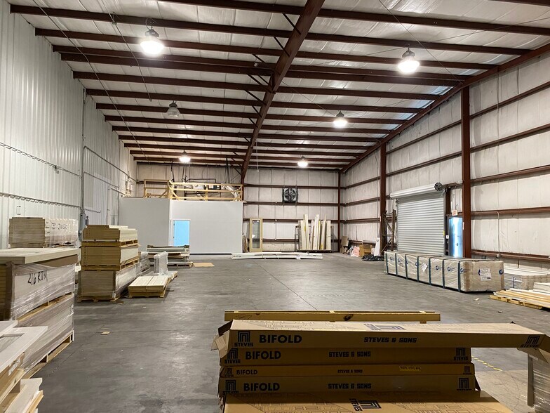 More Photos Of 11548 Pyramid Dr, Odessa Industrial For Sale