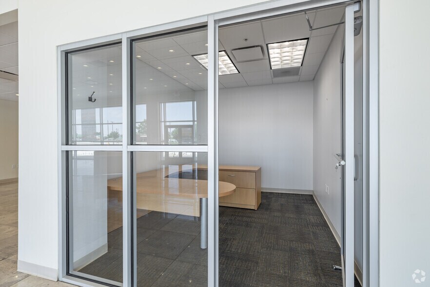 More Photos Of 1202 S Business 54, Fulton Auto Dealership For Sale