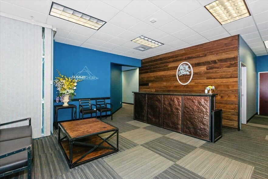 More Photos Of 7970 Cherry Ave, Fontana Showroom For Lease