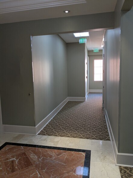 More Photos Of 7065 Westpointe Blvd, Orlando Medical For Sale