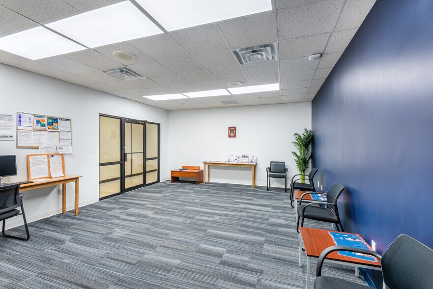 More Photos Of 530 Main St, Danville Office For Sale
