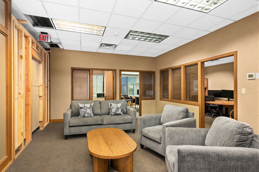 More Photos Of 331 N Central Ave, Duluth Bank For Lease